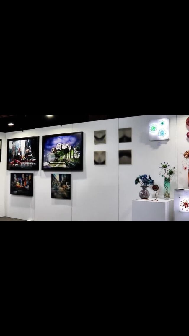 @urdawn at the 2024 #fluxexhibition⁠
⁠
The next event is 15th-18th May in Marylebone, London. ⁠
⁠
Submissions are open visit:⁠
⁠
www.fluxexhibition.com⁠
#fluxexhibition #collectart #londonartexhibition #mayfairart #londonartfair #visitlondon #timeoutart #thefluxreview #londonart #artcollectors #artinvestment #bestartexhibition #topartexhibitions #artprivateview #free #buyart #howtoinvestinart #contemporaryart