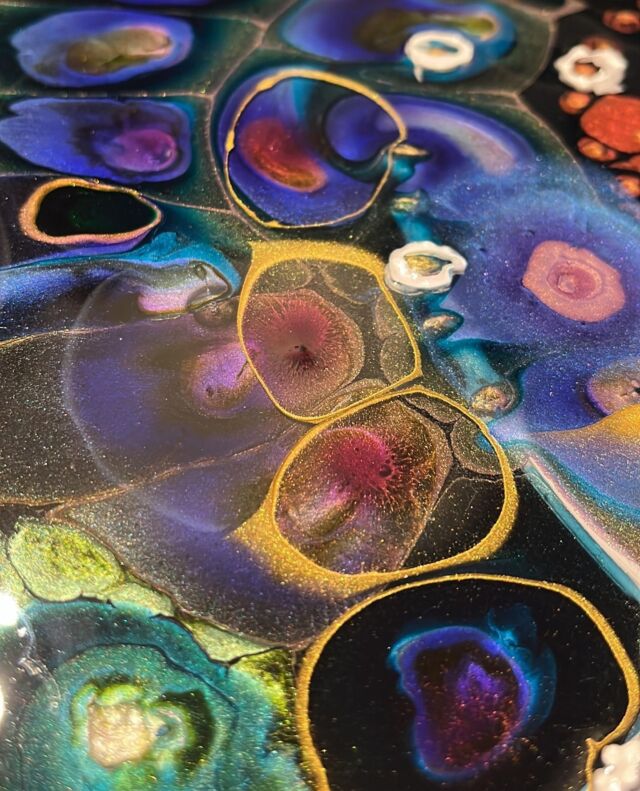 It is always such a pleasure to welcome new artists to our #fluxfamily ⁠
⁠
Introducing @katewatercolours who will be exhibitiong at FLUX Exhibition 2025⁠
⁠
Kate Grant is a versatile artist and storyteller who has been a dedicated primary care and emergency medicine physician since 1996, Kate seamlessly merges her passions for medicine, storytelling, medical biography, and illustration with scientific and medical communication. Since 2018, she has also served as a writing correspondent and graphic artist for 'TheCurbsiders.com' podcast, focusing on internal medicine and primary care.⁠
⁠
She has been collaborating with scientists at the University of Cambridge since 2014, contributing to projects like #CreativeReactions and the #PintofScience Festival. A three-time 'Best in Show' winner for #CreativeRxns, she also won the ART-TRAnslations award at #LATSS24 London, and was a finalist for the Morale & Welfare Award at the Aneurin Bevan & Peoples NHS Day Awards 2021 in Wales, for her poignant series of 70 NHS staff portraits during the Covid-19 pandemic. Her work has supported many charities and been exhibited at the New York Hall of Science 2019.⁠
⁠
Her artistic talents have graced book covers for prestigious publications by Cambridge University Press, Harvard, journals including 'Anthropology Today', and the 'Indian Journal of Medical Ethics'.